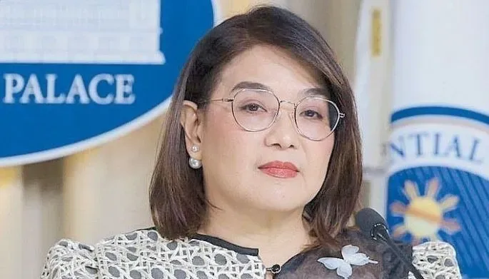 “别让钱进政客口袋！”菲律宾总统府为小马儿子预算辩护 — 封面