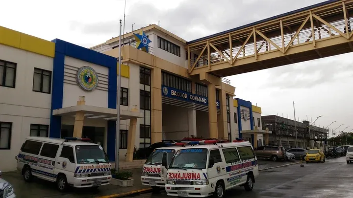 The Bacoor Command Center at the Bacoor Government Center, photographed in 2016. Police are searching for a city traffic department employee who allegedly shot and wounded his live-in partner in Barangay Panapaan 3 on 30 October. (File Photo)